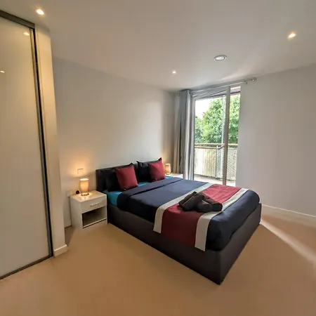 Modern London Apartment Near Greenwich - Rooftop City View Exterior photo